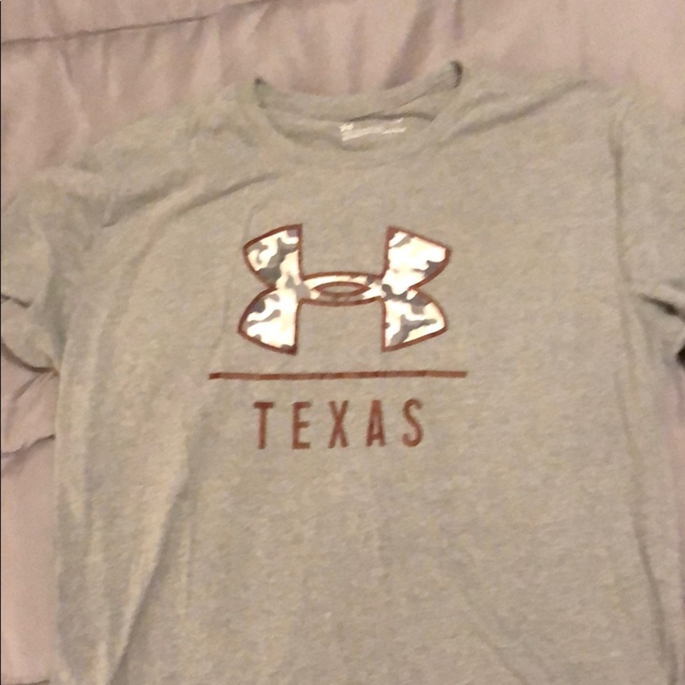 Under Armour t-shirt